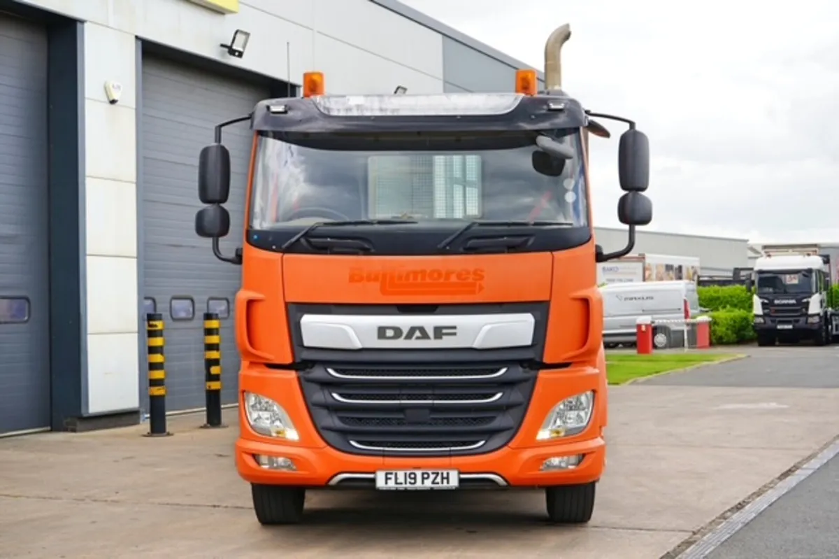 2019 DAF CF 410 8X2 BEAVERTAIL - Image 2