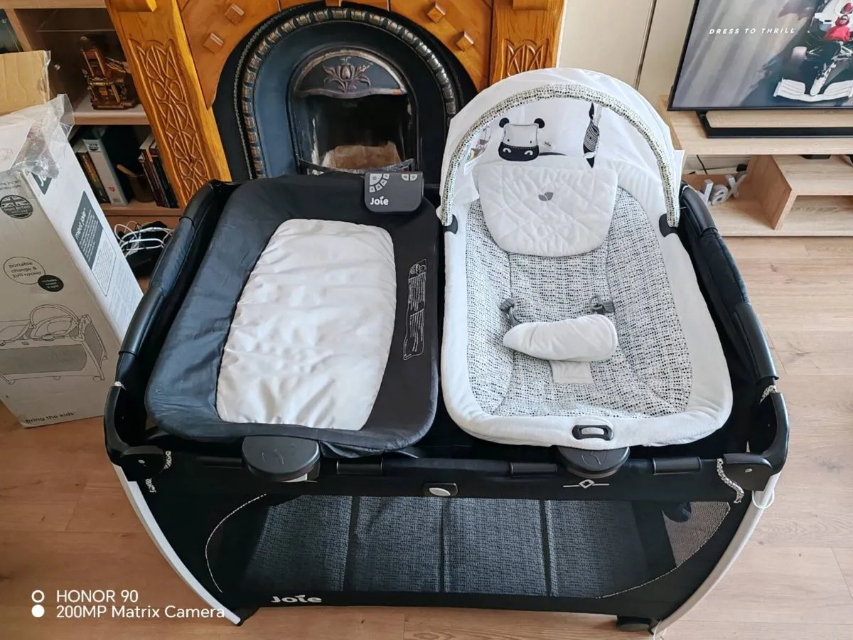 JOIE Excursion Change & Rock Travel Cot - Image 2