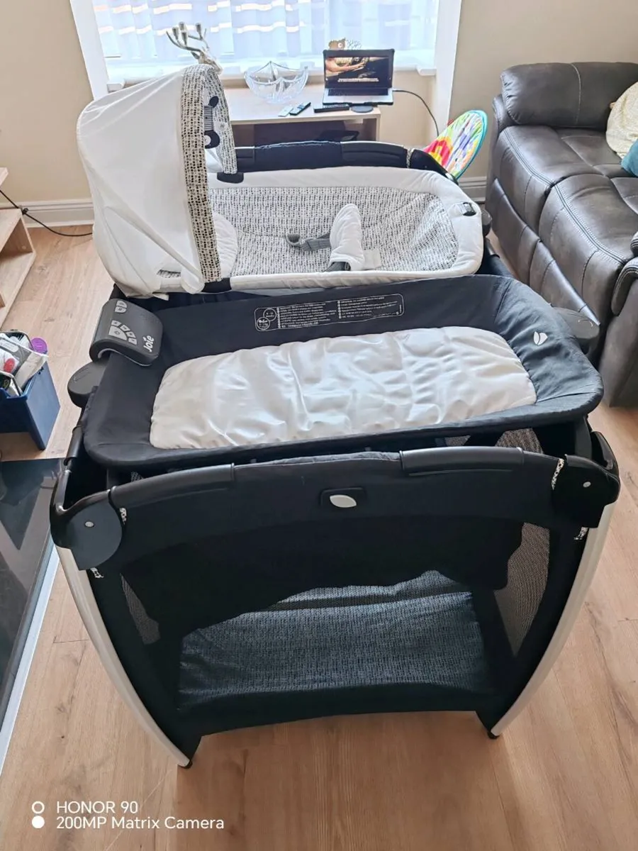 JOIE Excursion Change & Rock Travel Cot - Image 4
