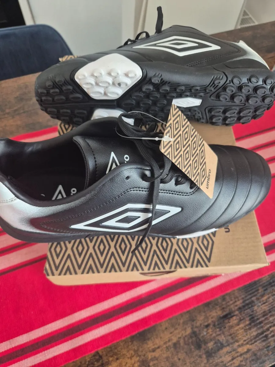 Football boots - Image 1
