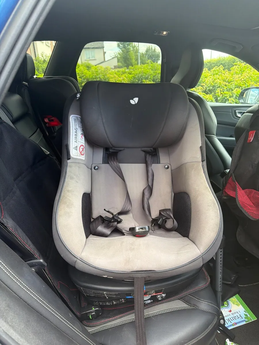 Car sit - Image 1