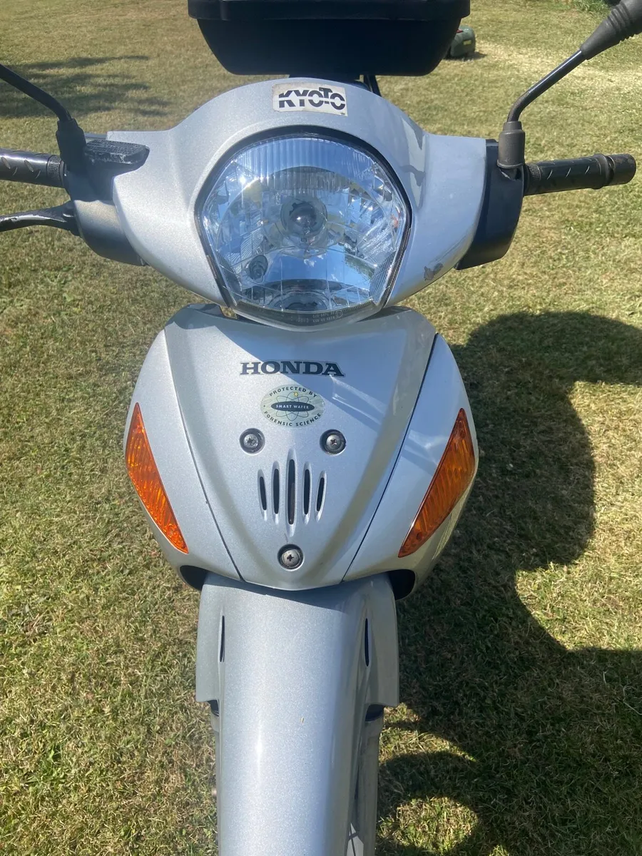 Honda scooter - Image 3