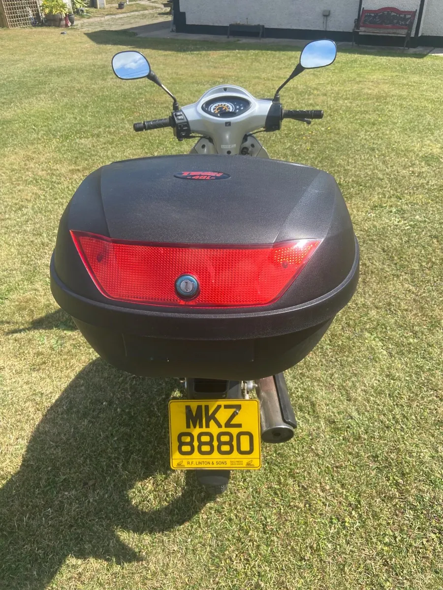 Honda scooter - Image 4