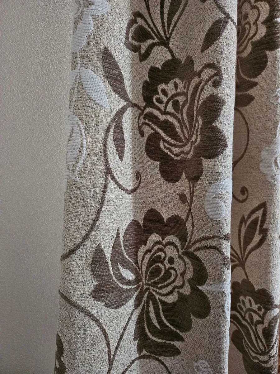 Curtains - Image 1