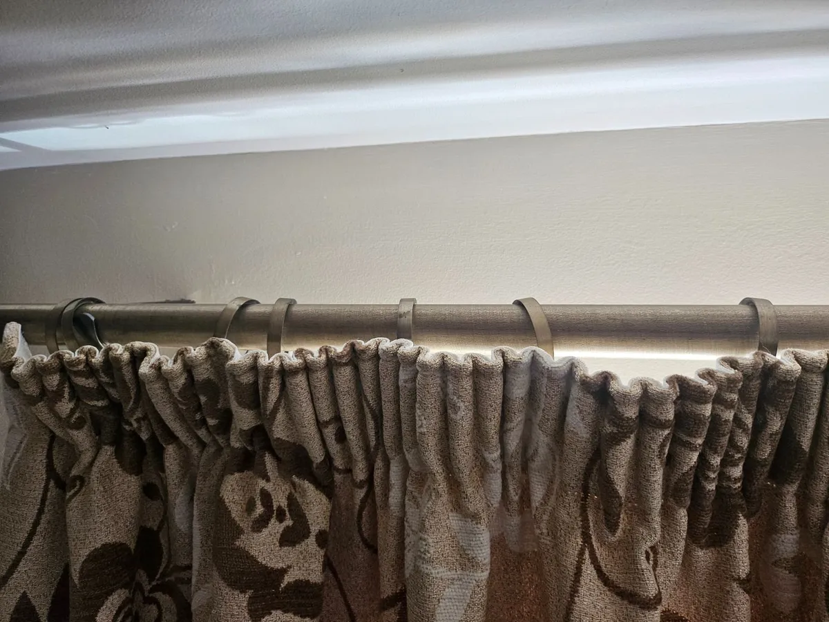 Curtains - Image 4