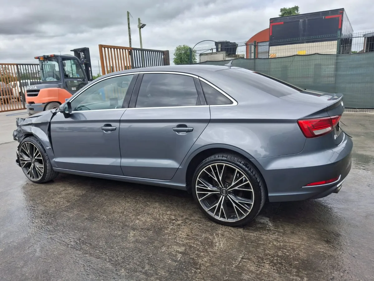 162 Audi A3 Sport TDi. Light Damage - Image 4