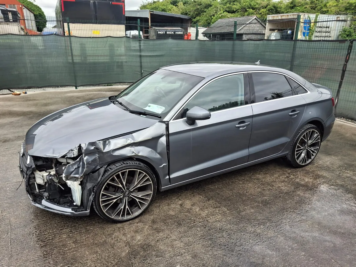 162 Audi A3 Sport TDi. Light Damage - Image 3