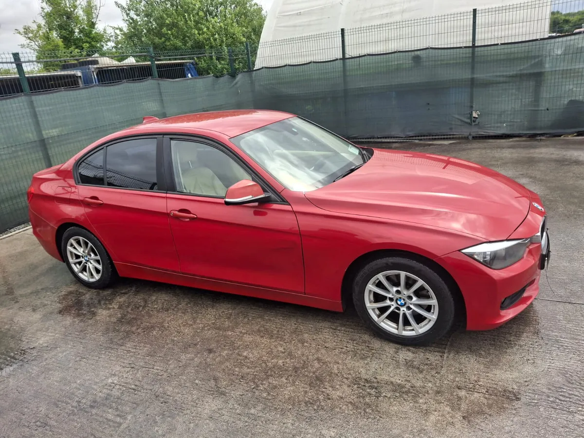 2013 Bmw 320D 2.0 Diesel Light Damage - Image 1