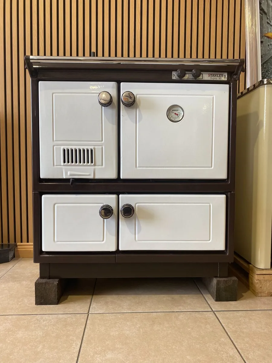 Reconditioned White Stanley Super 90 Boiler Range - Image 1