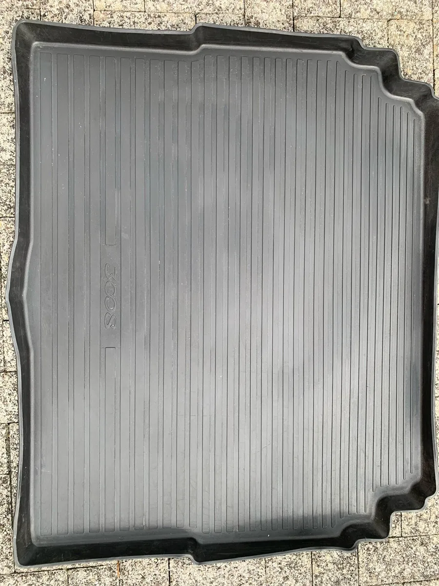 Car boot tray - Image 1