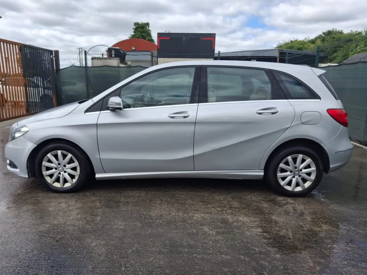 142 Mercedes B-Class AUTOMATIC - Image 4