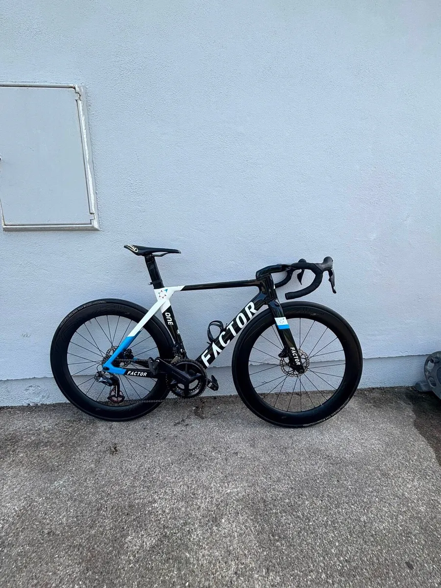 Factor One road bike - Image 1