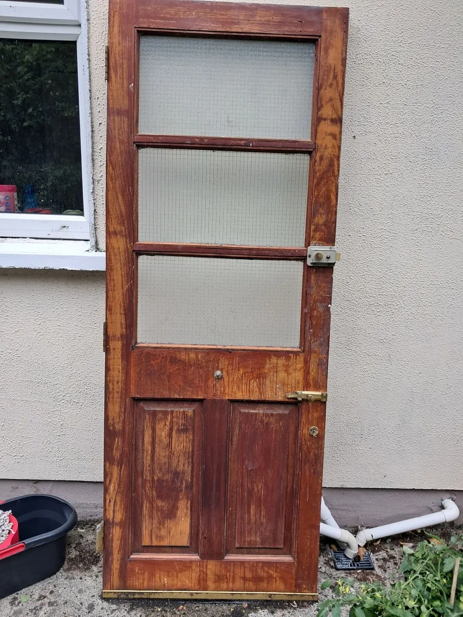 Door free to take