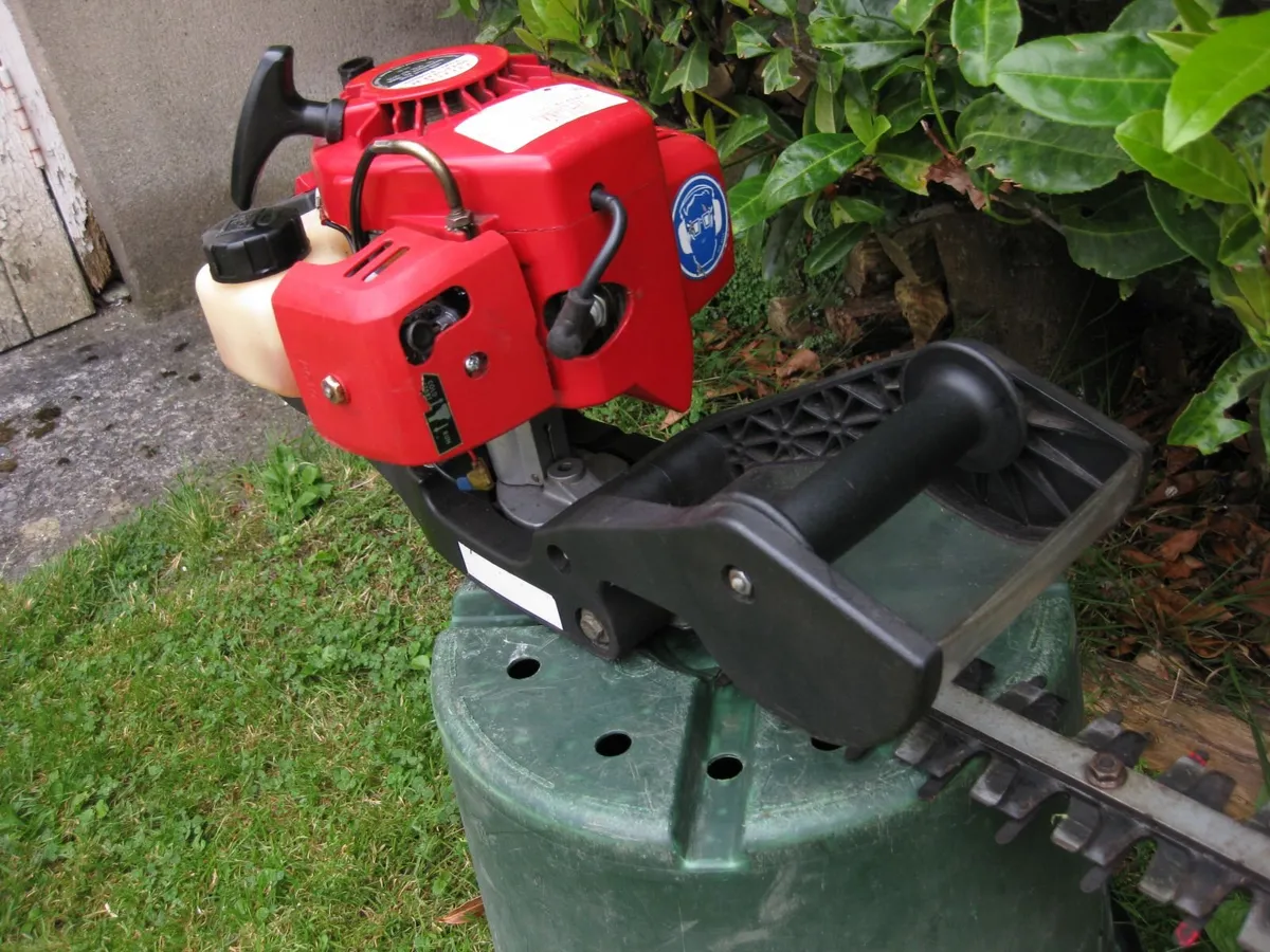 Little Wonder Echo Petrol Hedge Trimmer - Japan. - Image 1