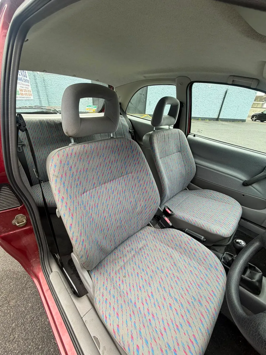 Car - Image 4