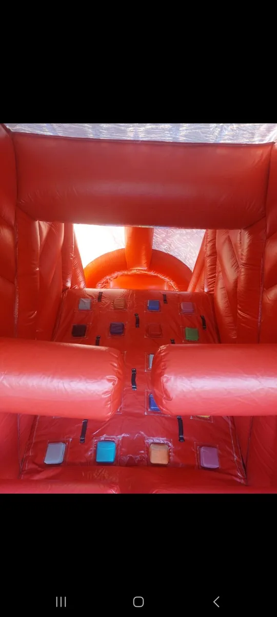 Bouncy castle - Image 3