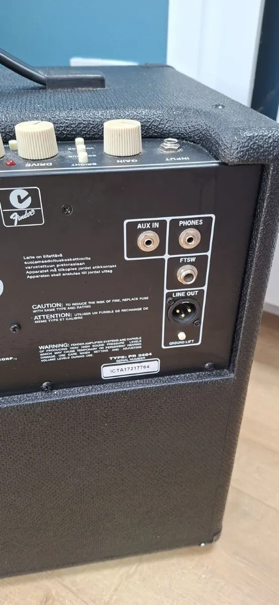 FENDER RUMBLE 40 V3 BASS COMBO -for sale - Image 3