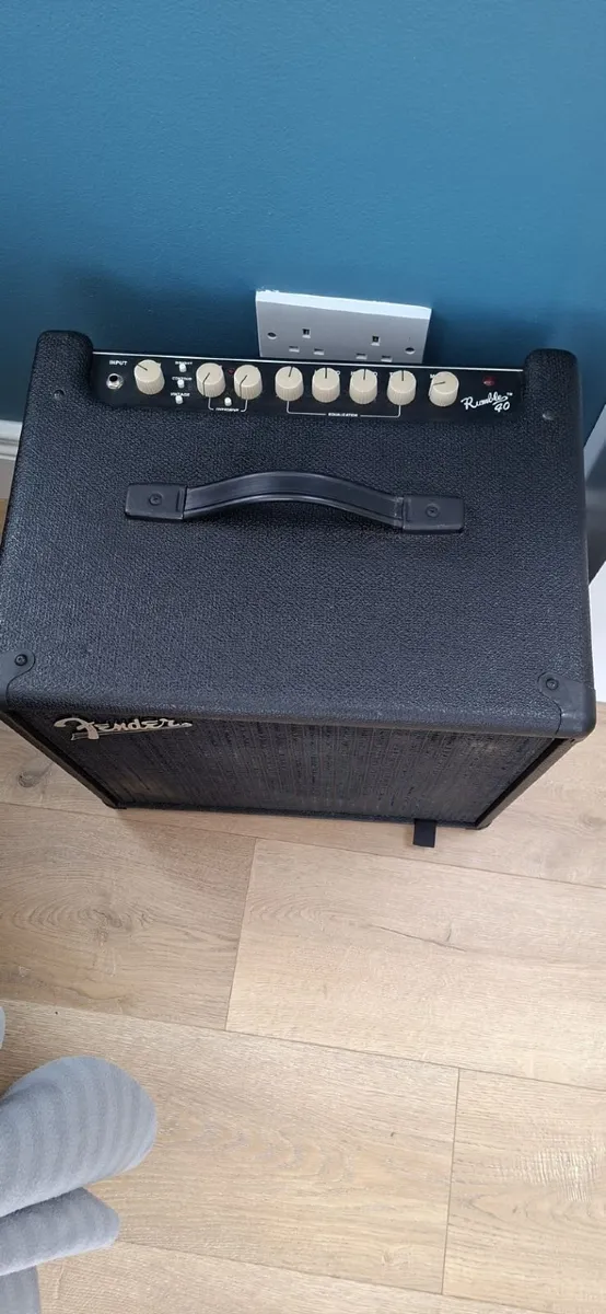 FENDER RUMBLE 40 V3 BASS COMBO -for sale - Image 4