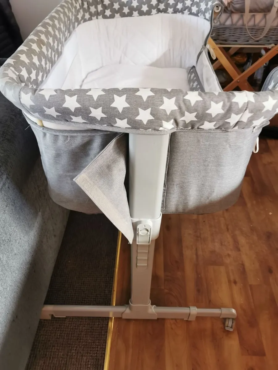 Baby cot. - Image 1
