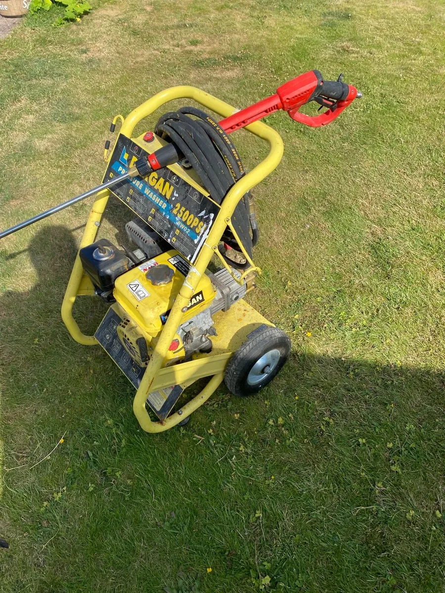 Petrol power washer - Image 1