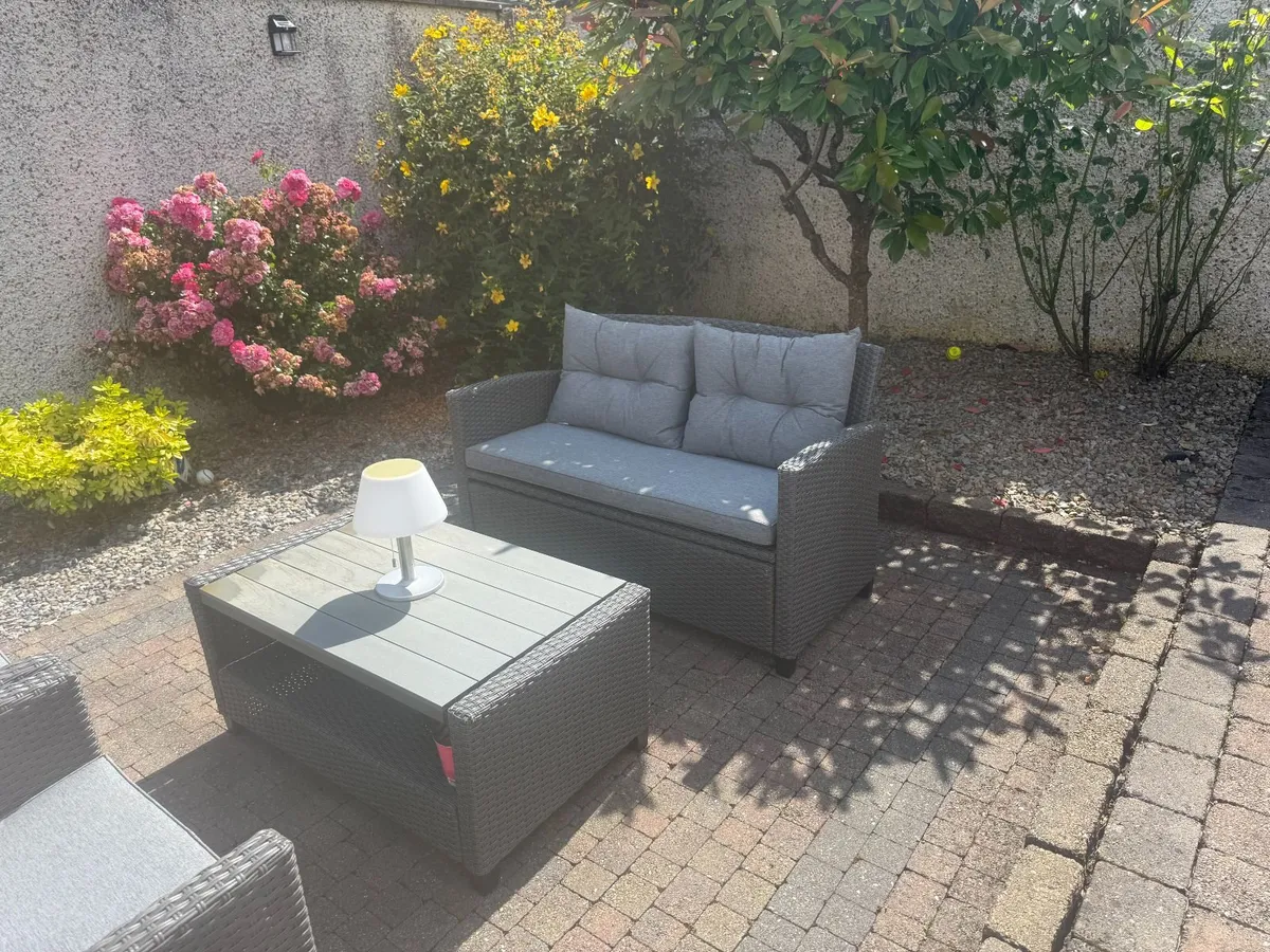 garden furniture - Image 1