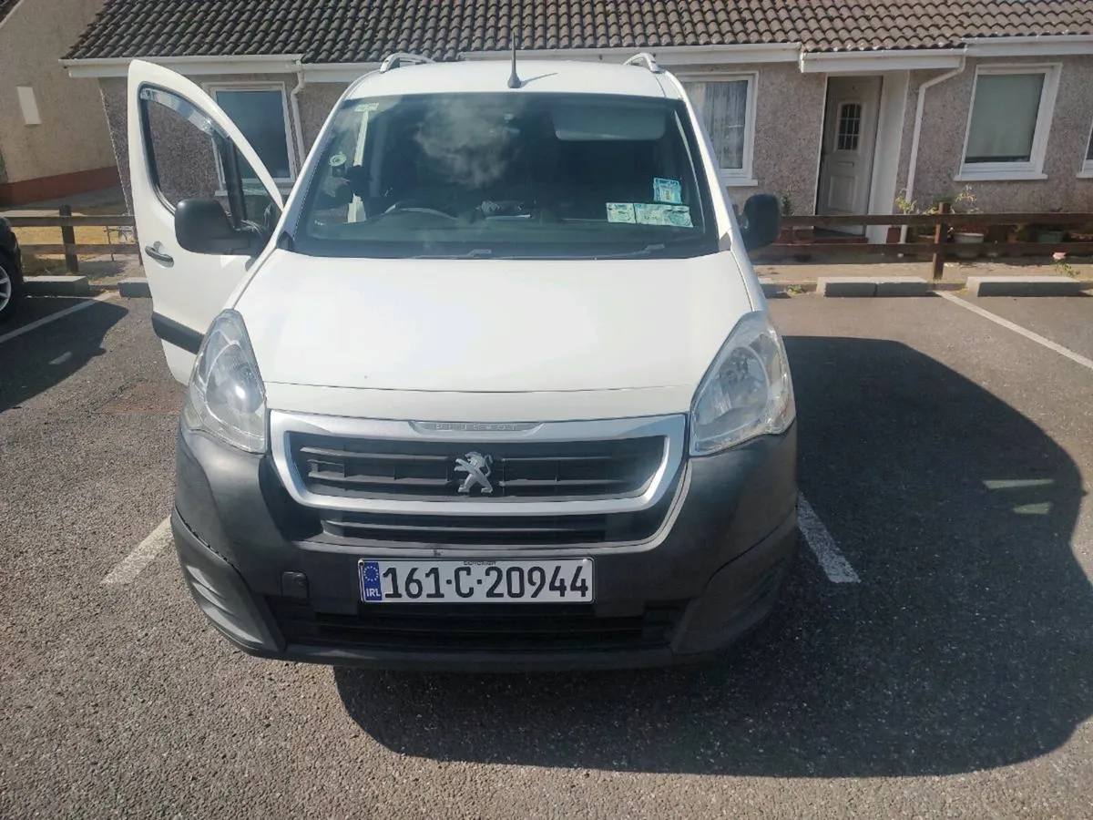 van - Image 1