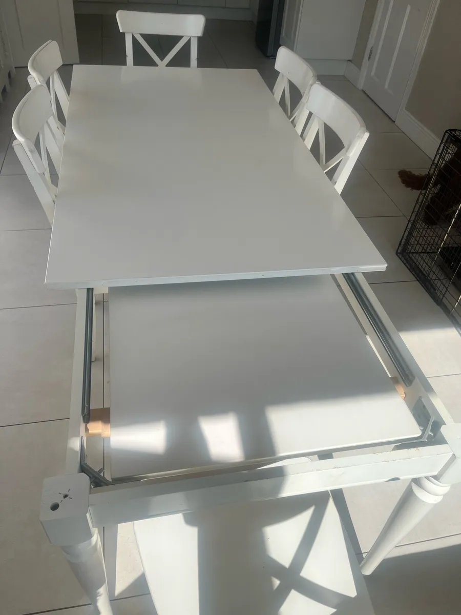 Table and 6 chairs - Image 2
