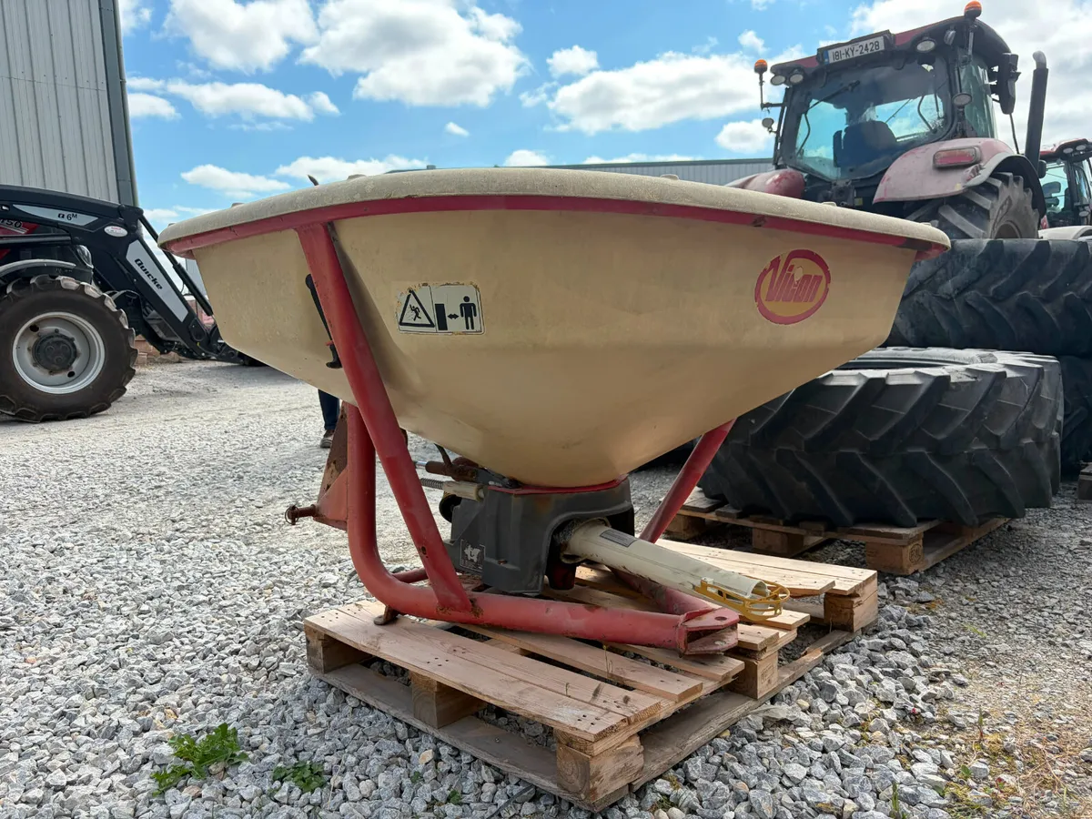 Vicon PS 754 Wagtail Spreader - Image 1