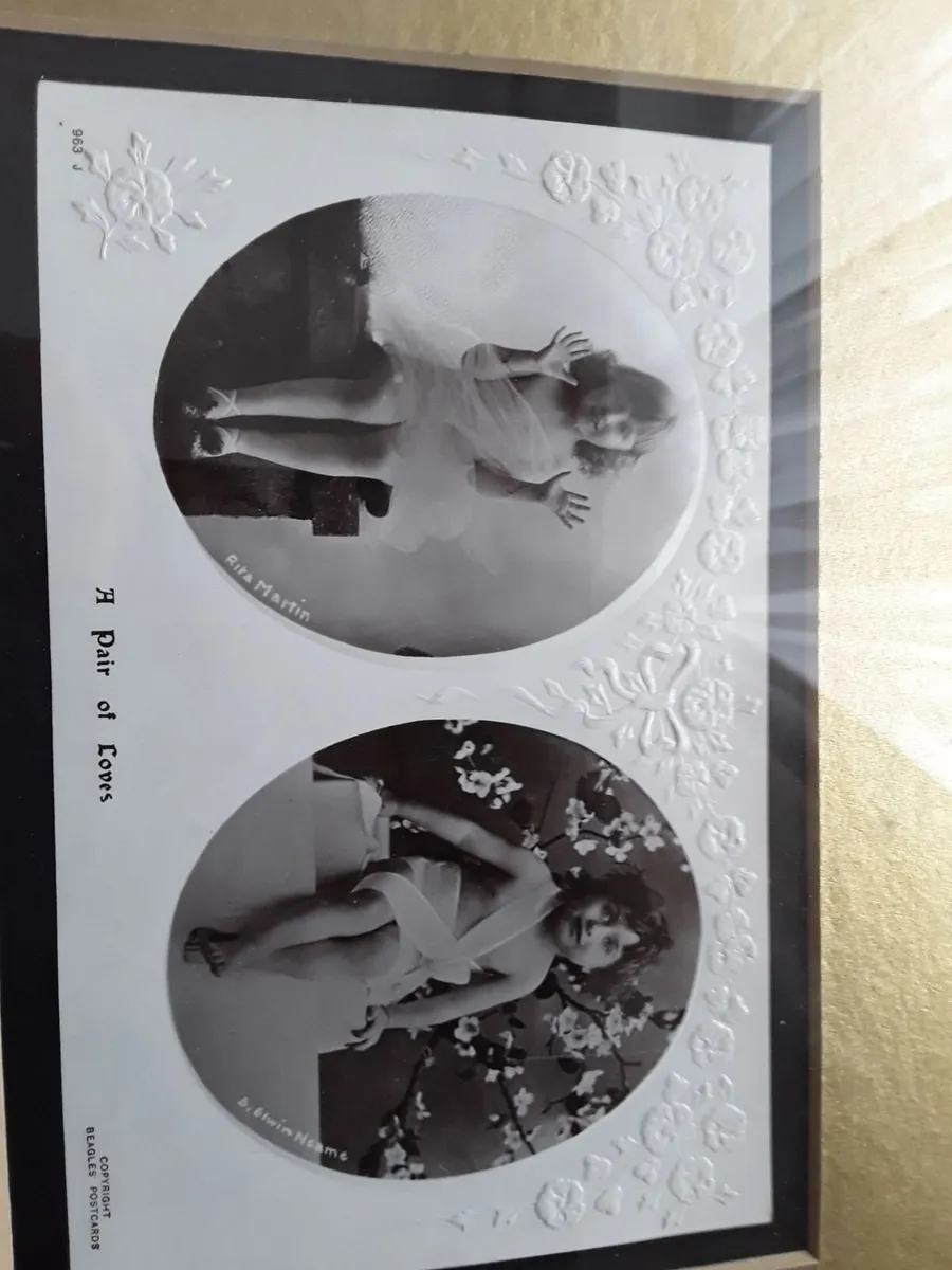 2 lovely framed vintage postcards - Image 3