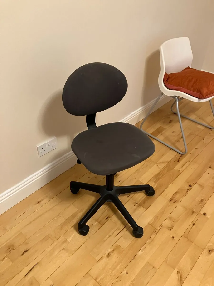 task chair