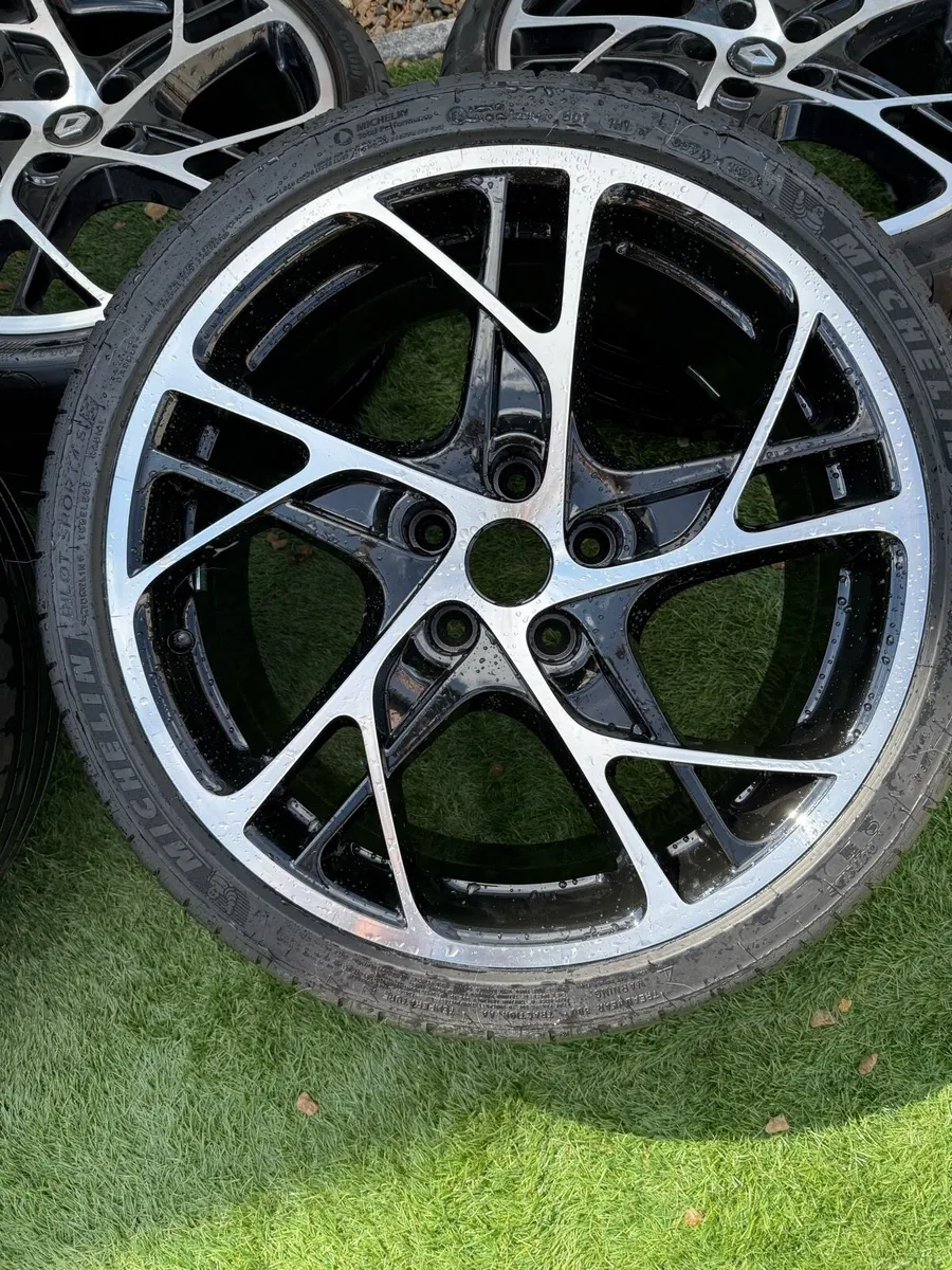 Renaultsport Megane RS 19” trophy wheels - Image 4