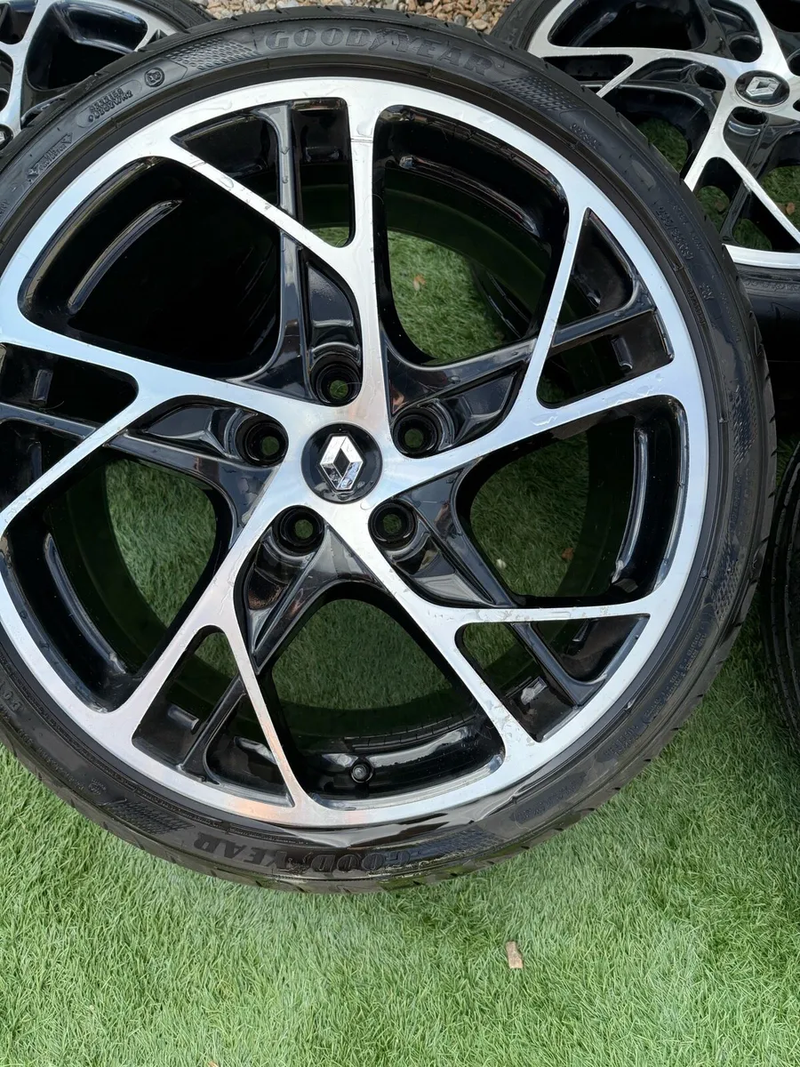 Renaultsport Megane RS 19” trophy wheels - Image 3