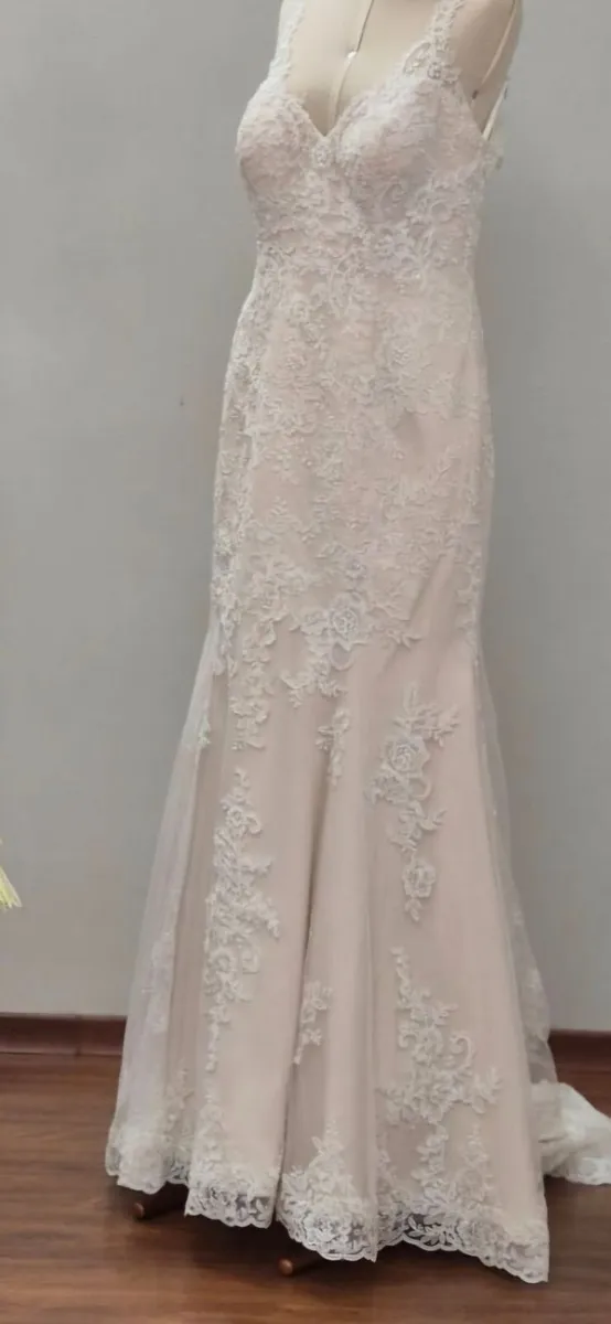 Wedding dress - Image 4
