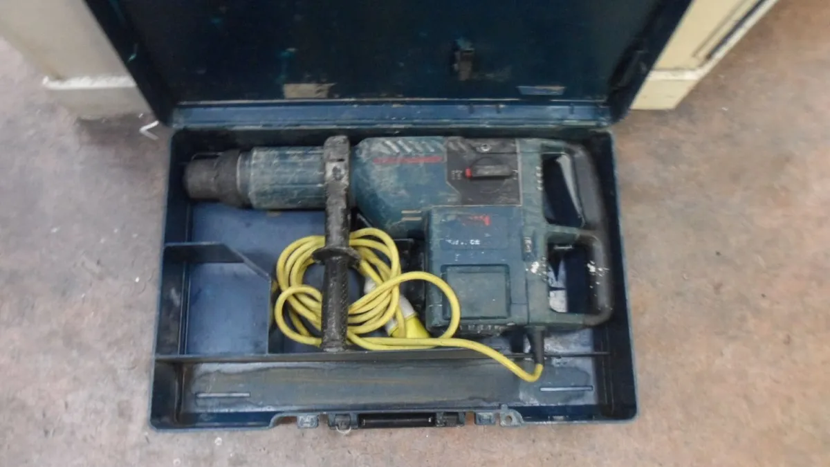 Bosch Demolition Hammer - Image 3