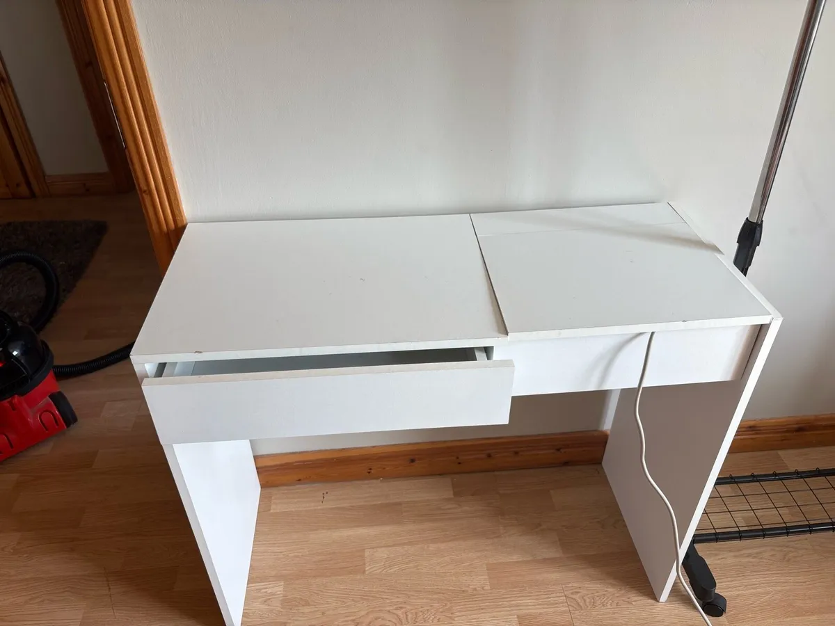 Makeup desk - Free to take - Image 1