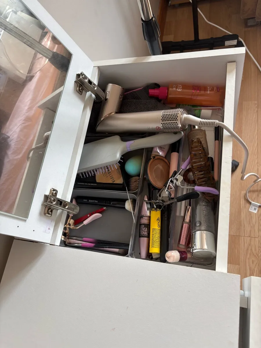 Makeup desk - Free to take - Image 3