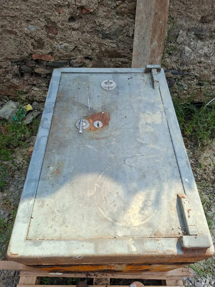 Stafford safe - Image 1
