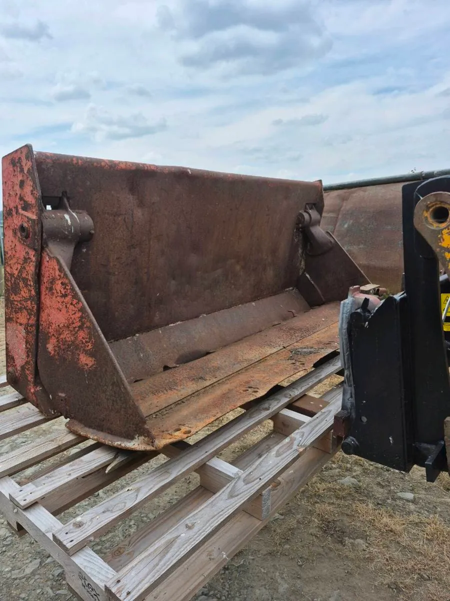4in 1 JCB Bucket - Image 1