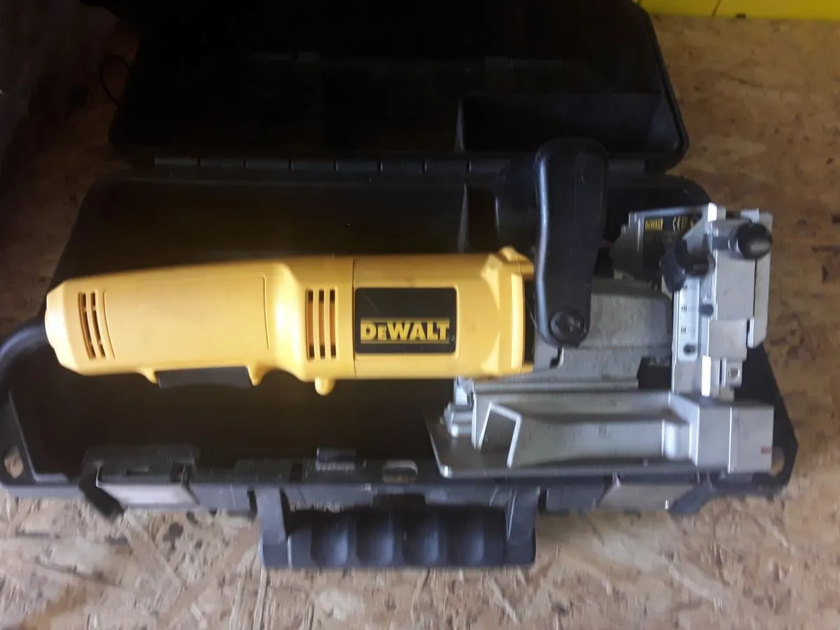 Dewalt biscuit joiner 220v - Image 2