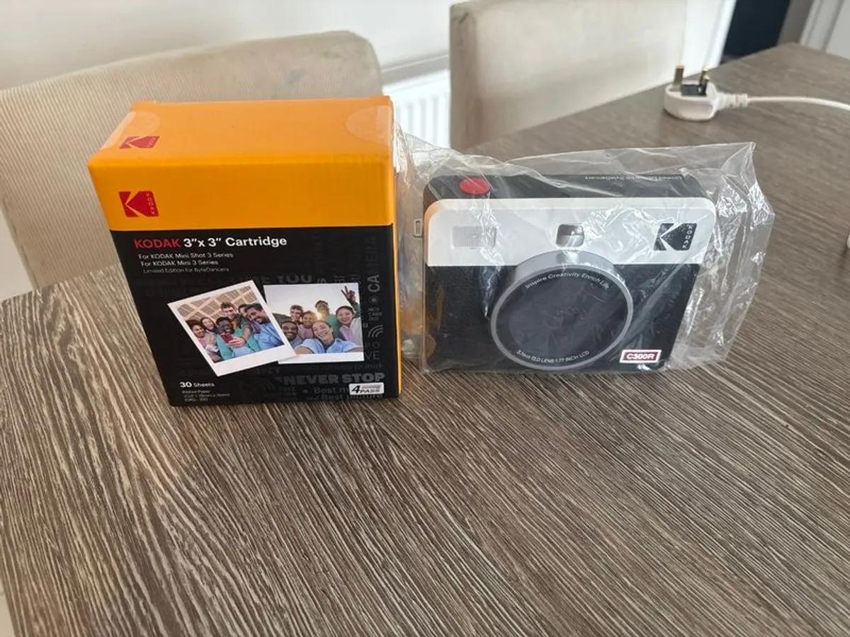 Kodak Mini Shot 3 Retro (C300R) Never Used + Sealed 3x3 Cartridge