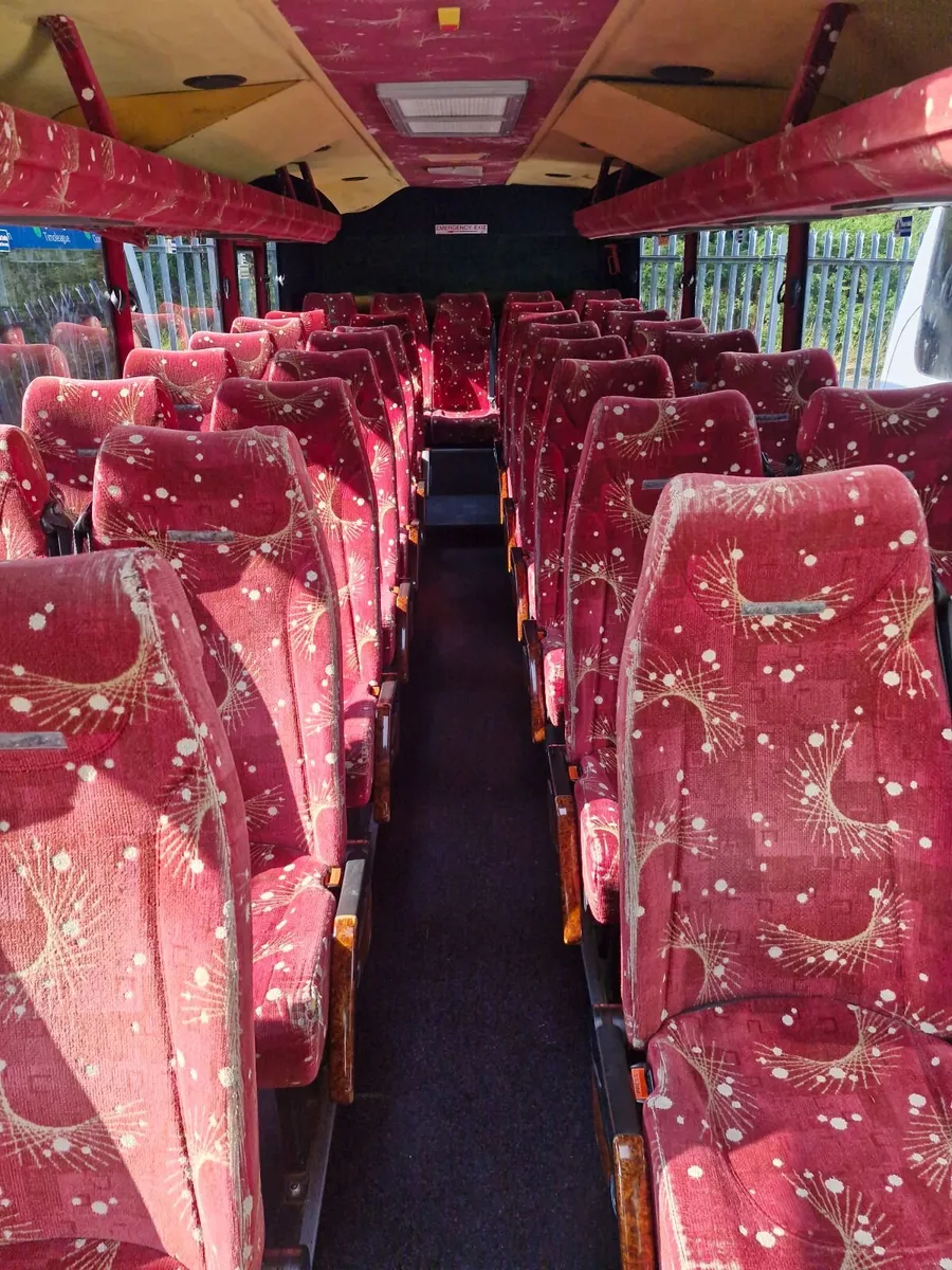 2008 Mercedes Euro 33 seats - Image 4