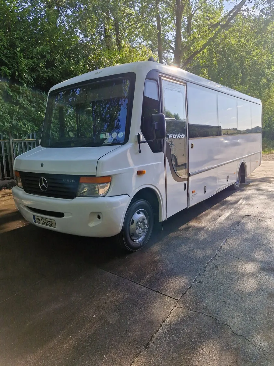 2008 Mercedes Euro 33 seats - Image 3