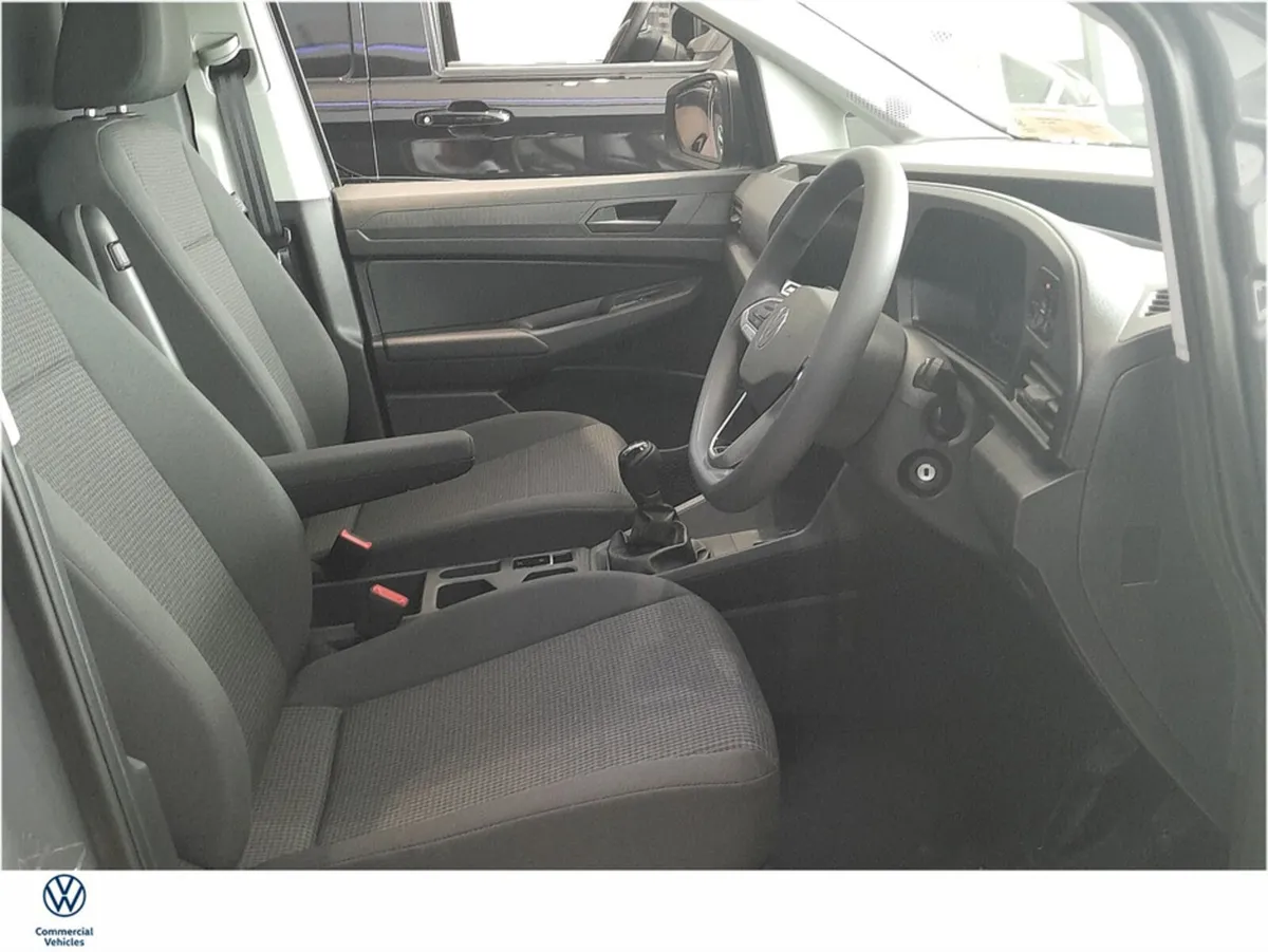Volkswagen Caddy Maxi 2.0TDI 102BHP M6F - Image 2