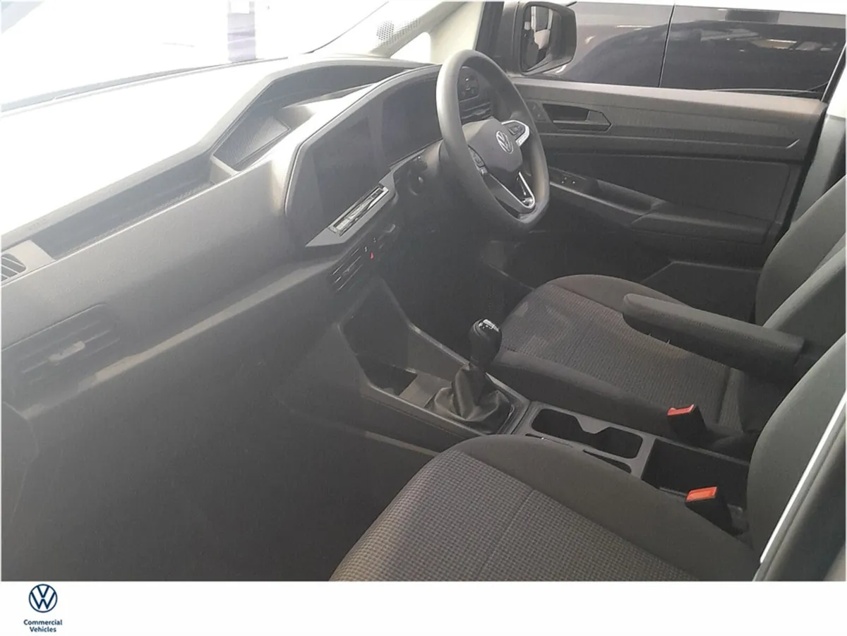 Volkswagen Caddy Maxi 2.0TDI 102BHP M6F - Image 4