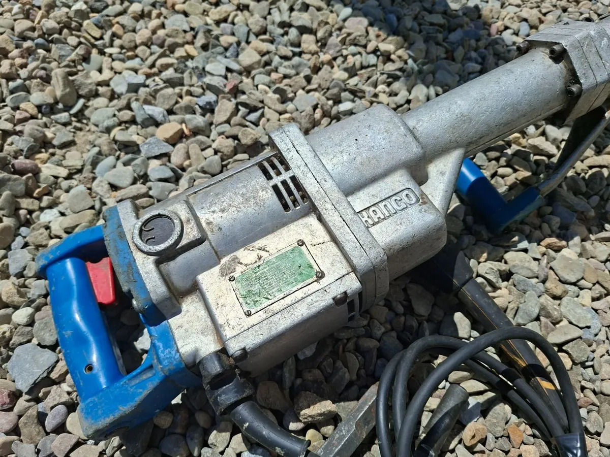 Kango 900 Concrete Breaker 110v - Image 4