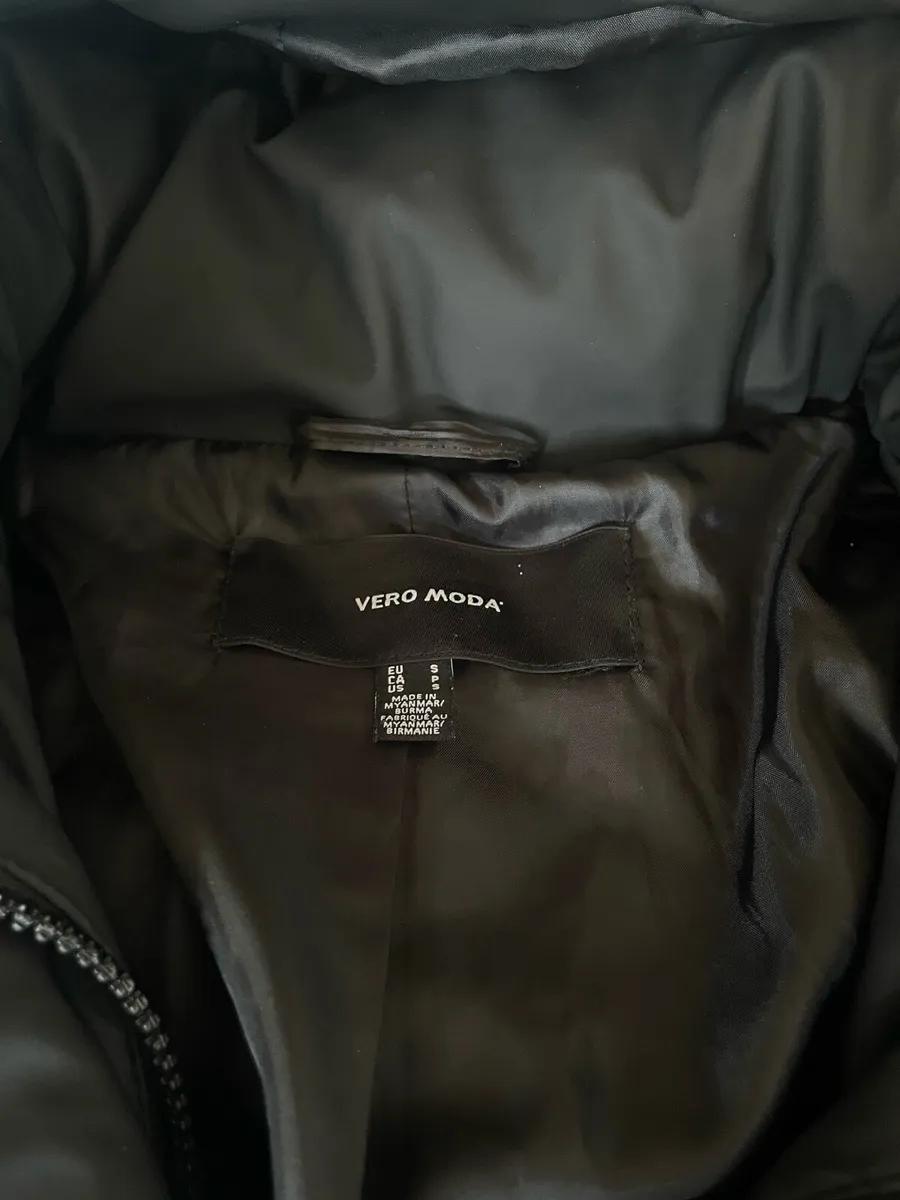 Vero Moda Black Puffer Coat with Hood - Size S - Image 2