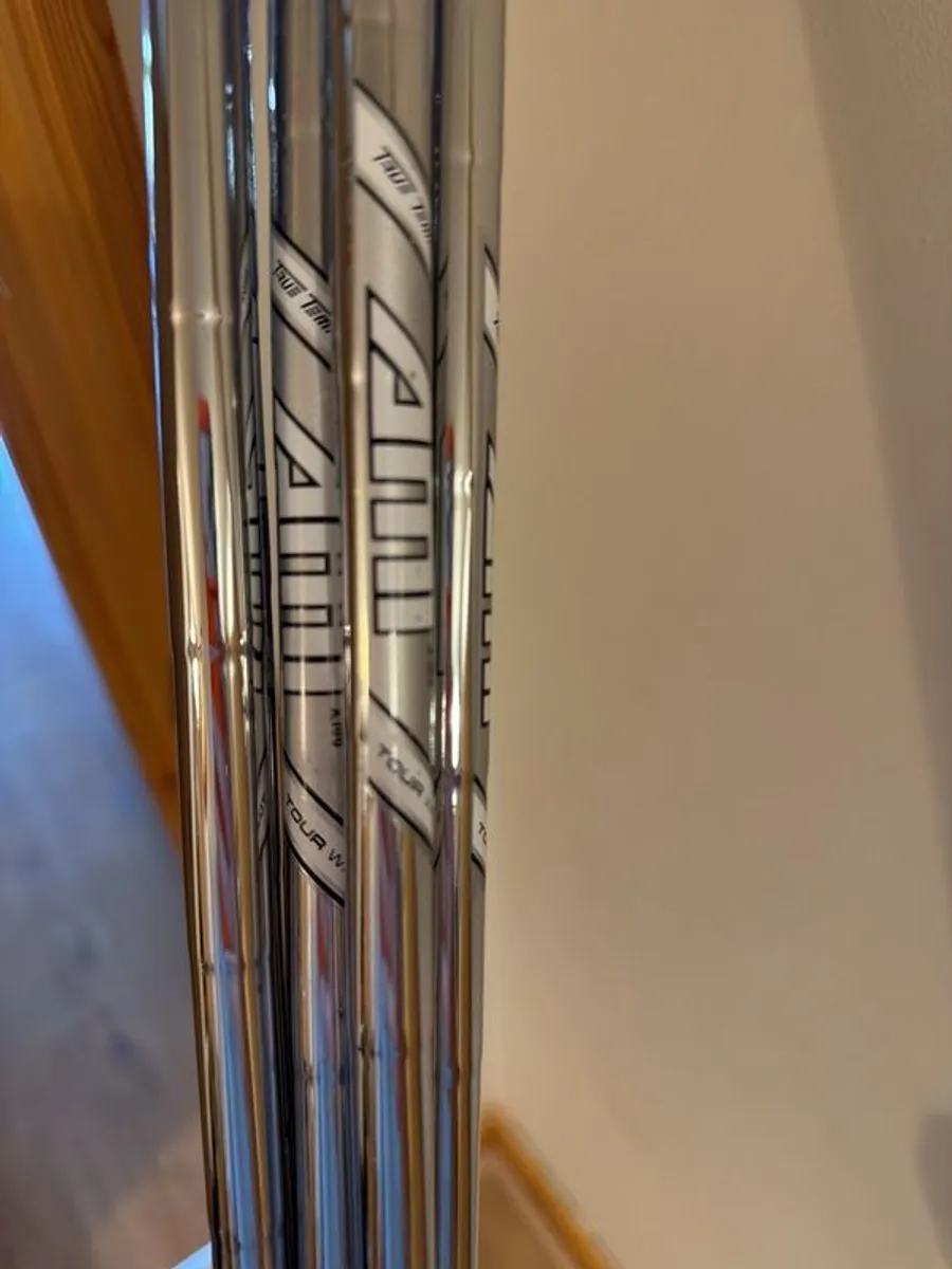 AMT tour x100 white - Image 2