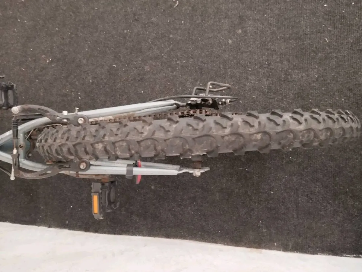 Kids 24inch bike - Image 3