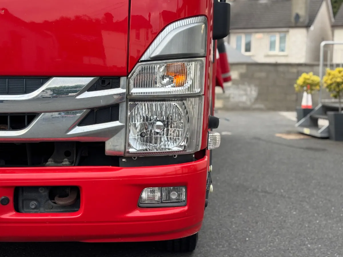 Isuzu NPR 7.5 Ton Curtain Sider - Image 4