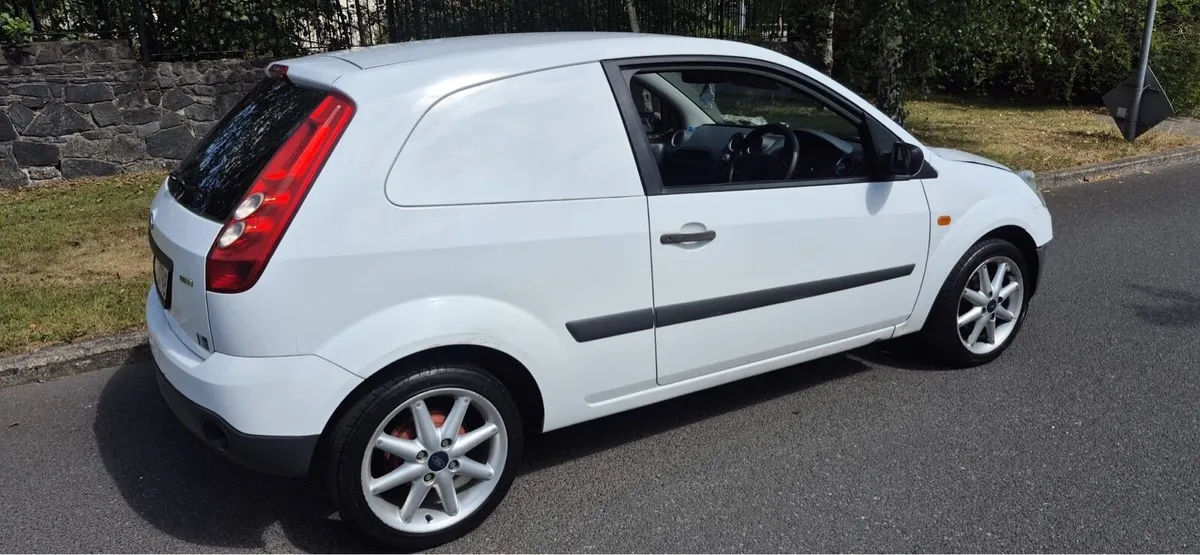 08 Ford Fiesta Van DOEd - Image 2